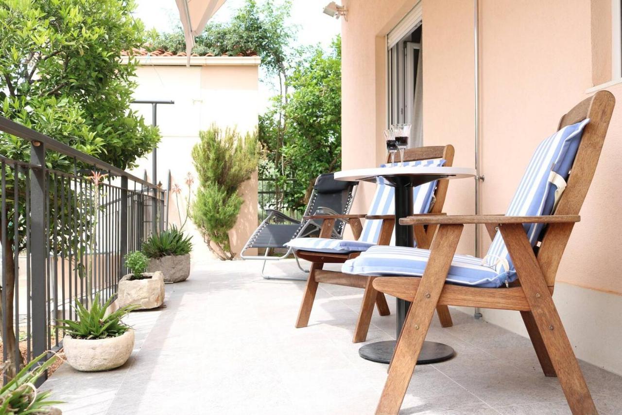 Apartments Ela Trogir Bagian luar foto