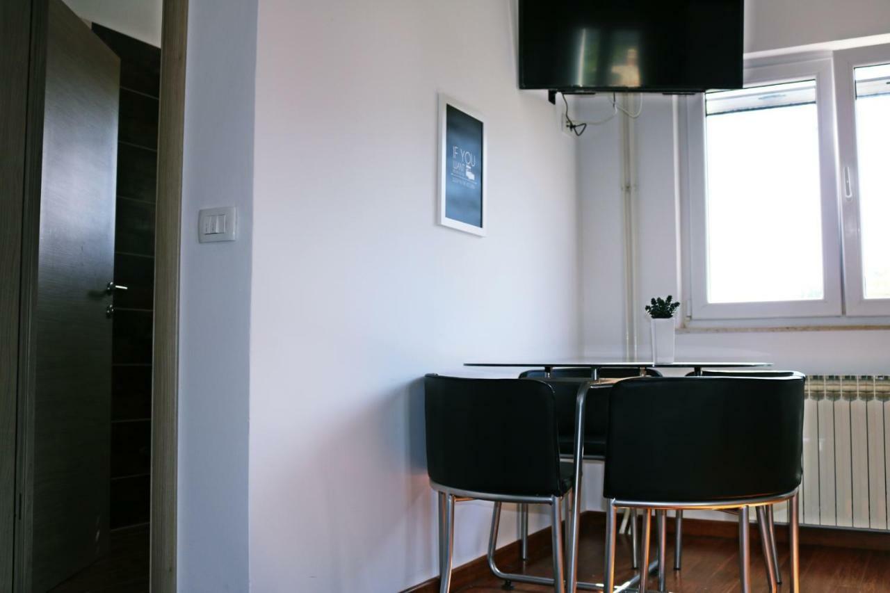 Apartments Ela Trogir Bagian luar foto