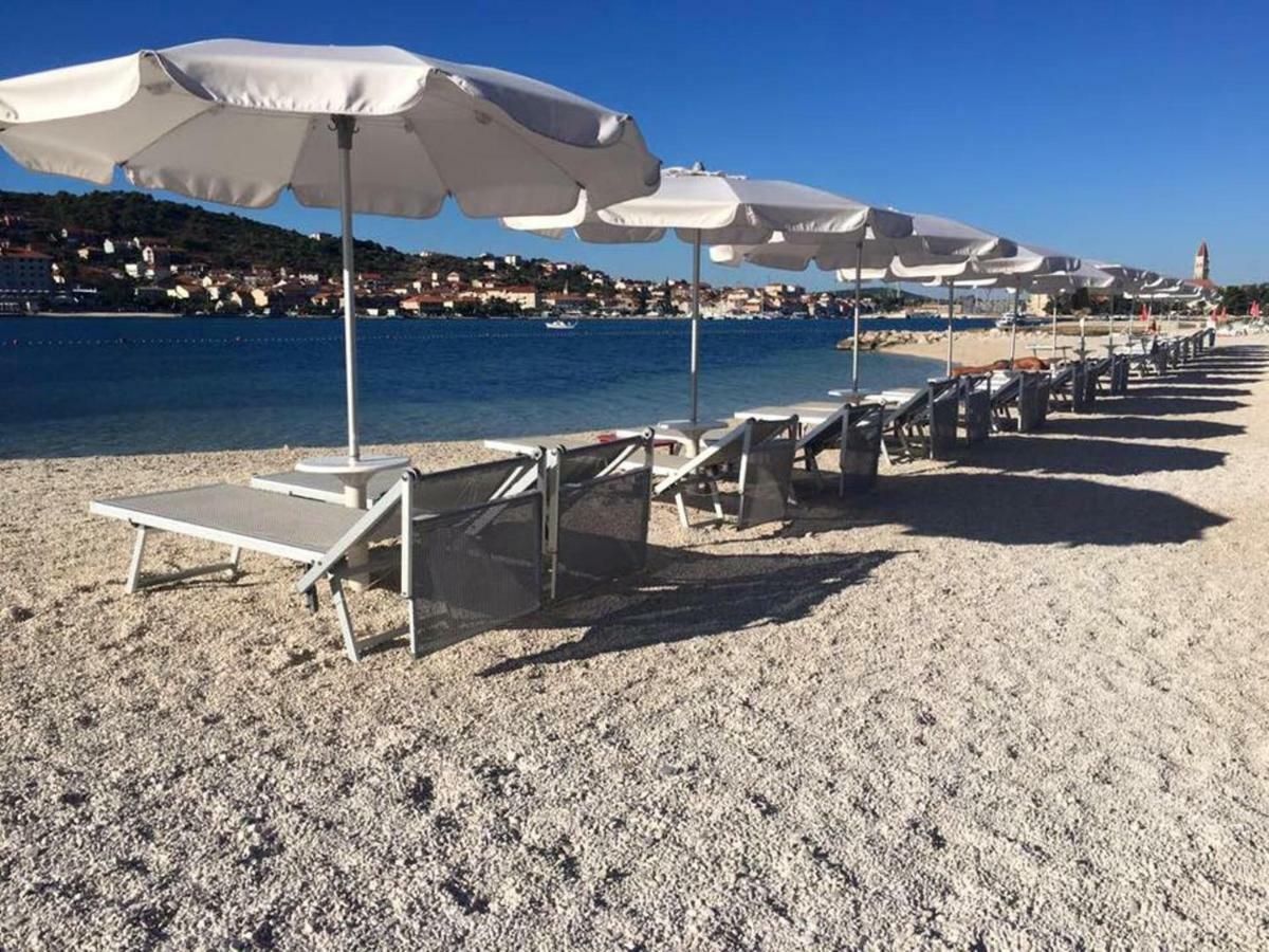 Apartments Ela Trogir Bagian luar foto